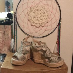 Aldo off white w/rhinestones 5” wedge shoes.